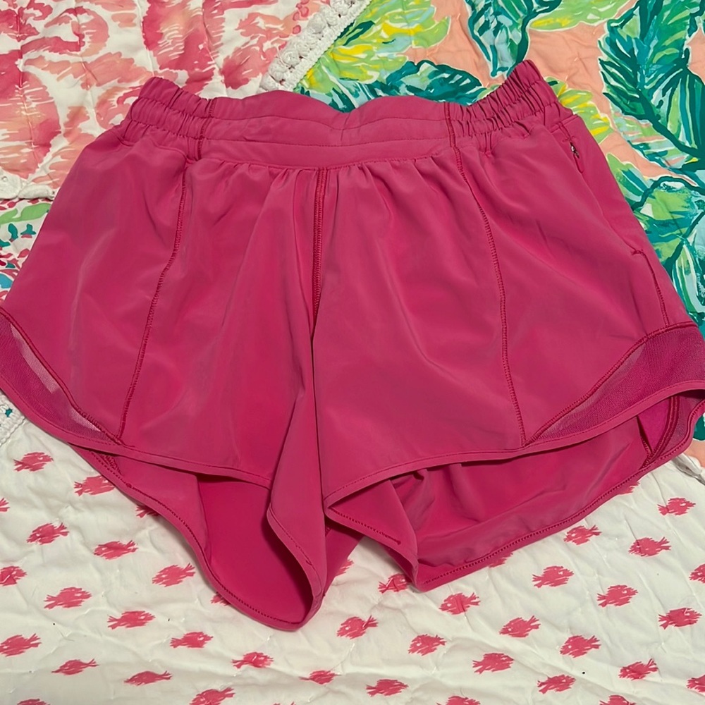 Lululemon Hottie Hot 4” length